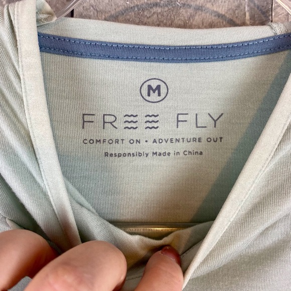 Free Fly Men's Elevate Lightweight Hoodie in Desert Sage Size Medium. - Picture 10 of 16